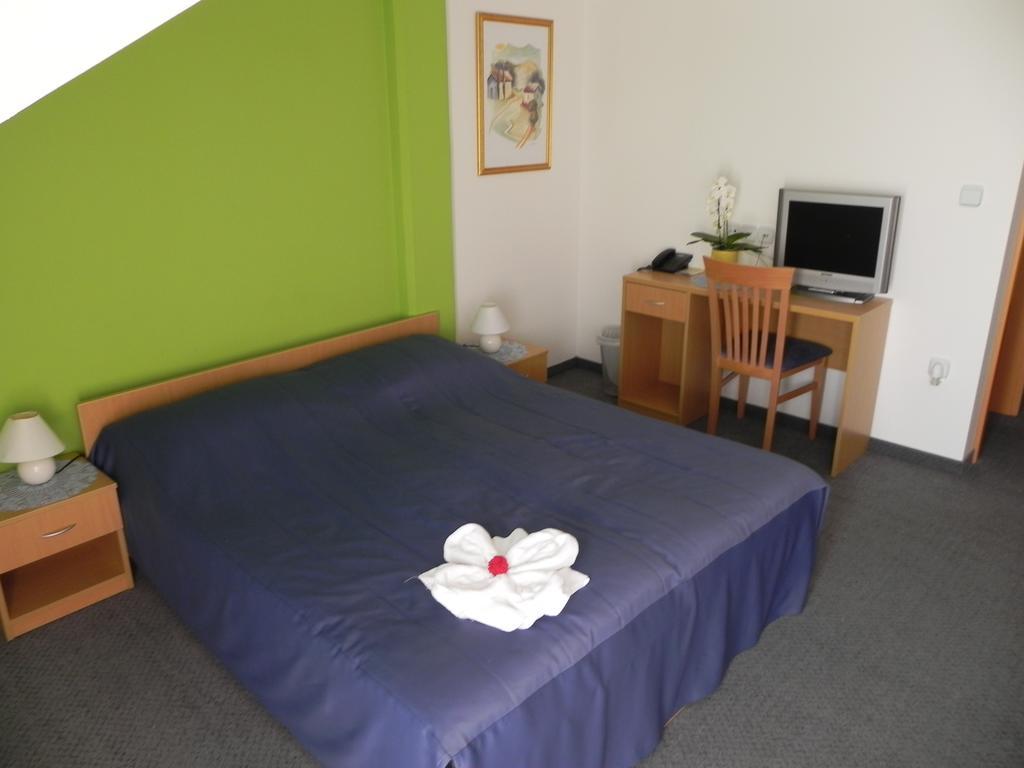 Motel Majolka Ptuj Habitación foto